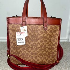 Coach field tote 30 NEW